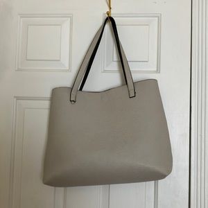Off white/light grayhand bag. Great condition.